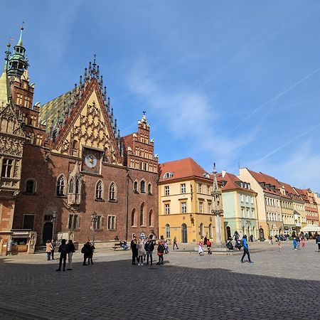 3-Bedroom Apt In Town Square Wrocław Exteriör bild