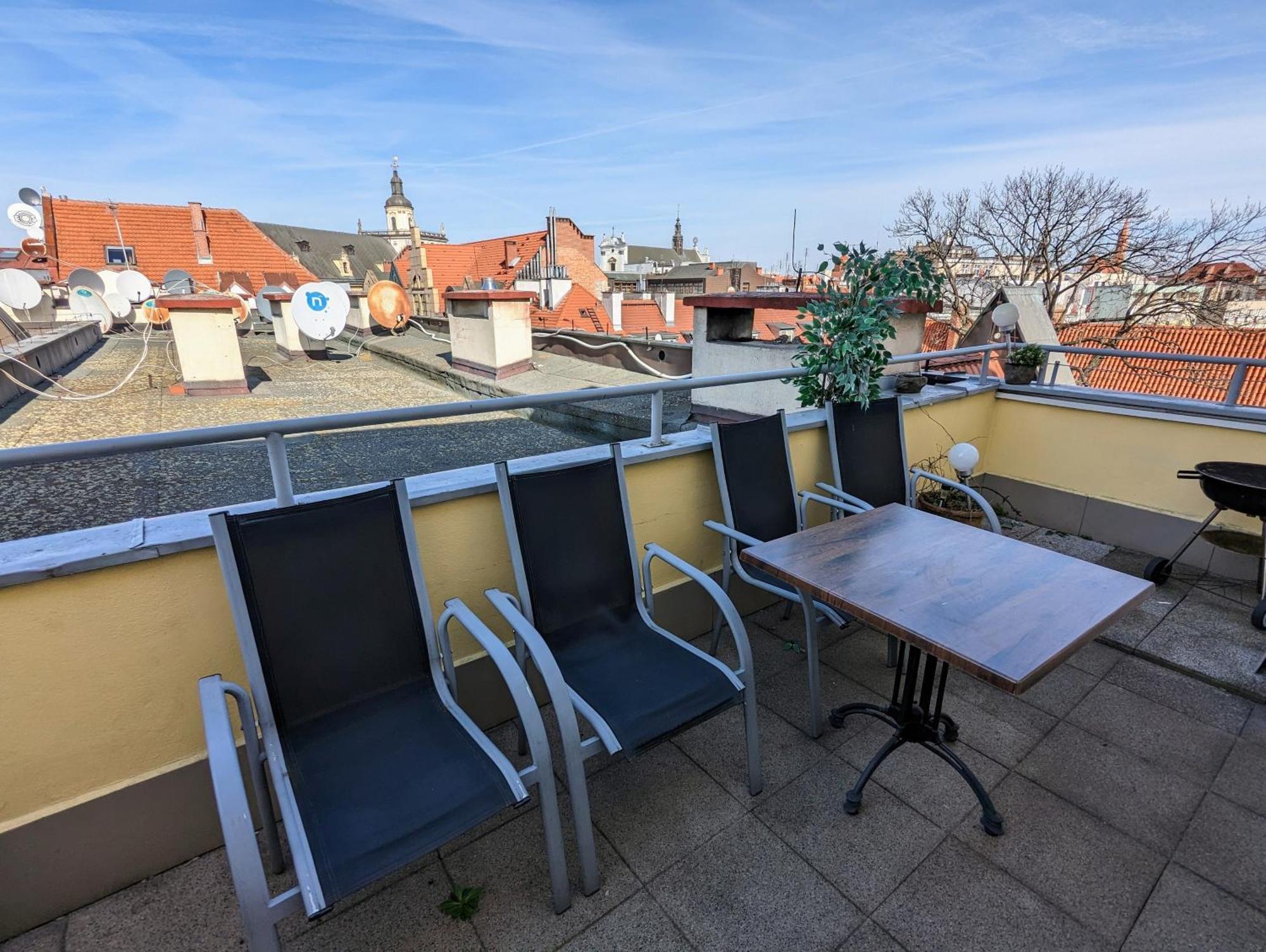 3-Bedroom Apt In Town Square Wrocław Exteriör bild